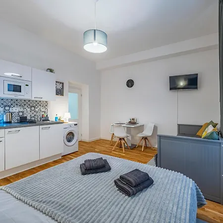 Petrska Cozy In The Center Of For Up To 4 Guests شقة *