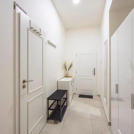 Petrska Cozy In The Center Of For Up To 4 Guests * Prague